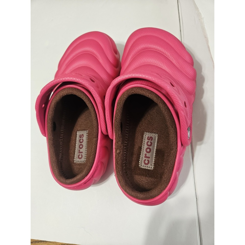 Crocs Classic Fleeced Lined Overpuff Clogs in the "Dragon Fruit" Womens Size 5 - Picture 4 of 5